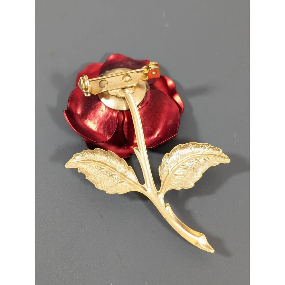 Vintage Red Rose Brooch Gold‎ Tone Metal Floral Pin
